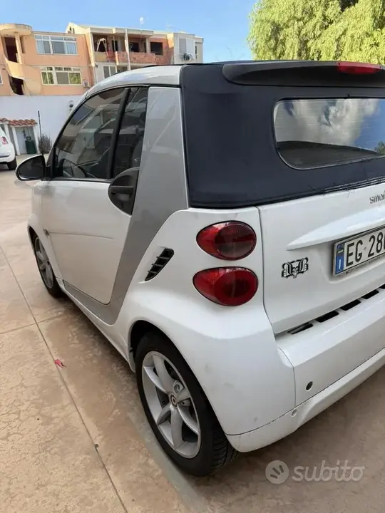Smart Fortwo 2011 photo 4