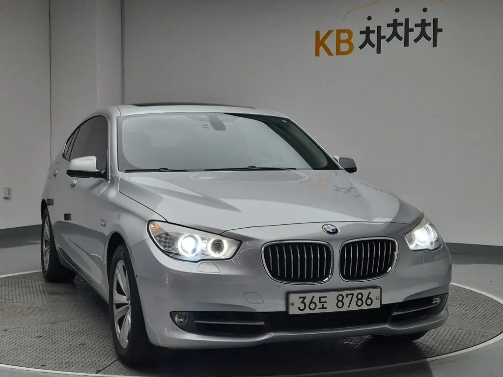 BMW 5 Series 2011 photo 4