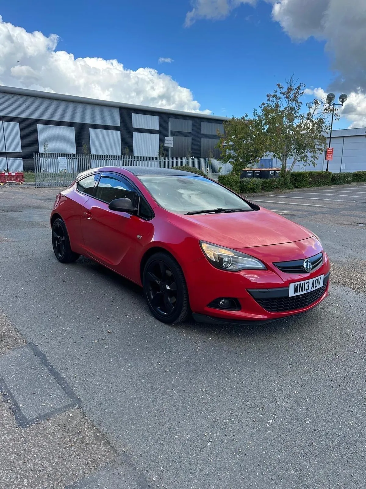 Vauxhall Astra 2013 photo 3