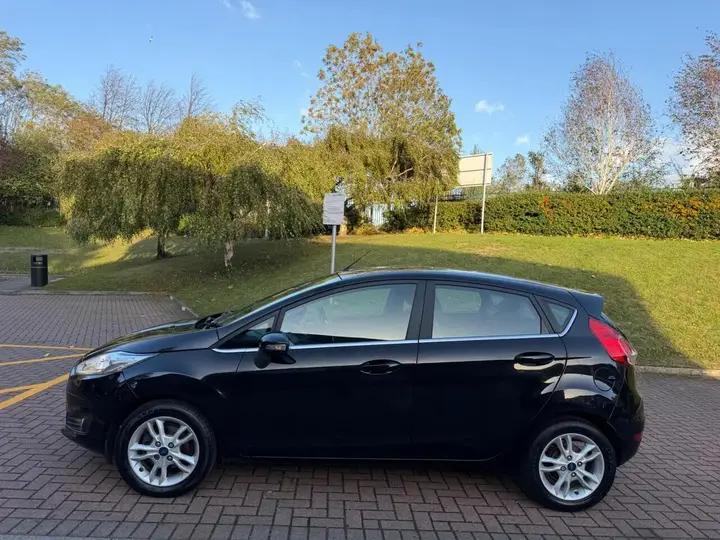 Ford Fiesta 2017 photo 2