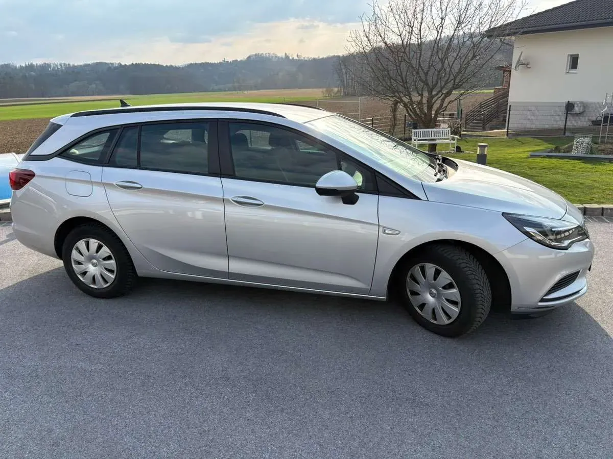 Opel Astra 2018 photo 3