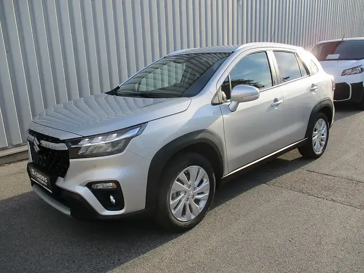 Suzuki S-Cross photo 2