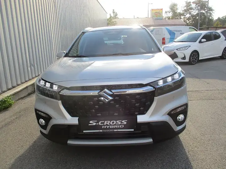 Suzuki S-Cross photo 3