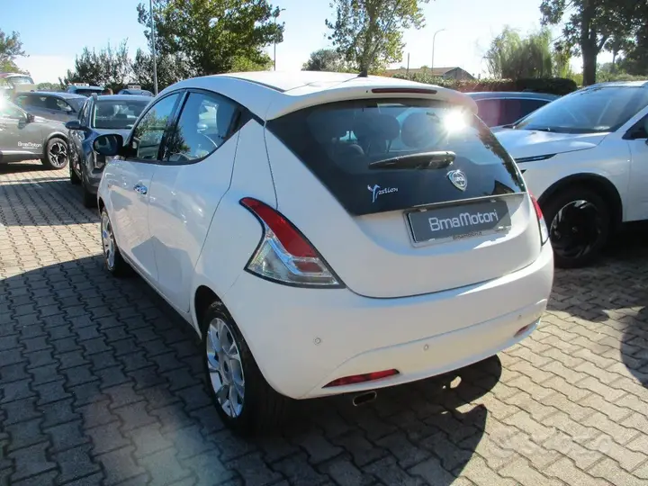 Lancia Ypsilon 2016 photo 3