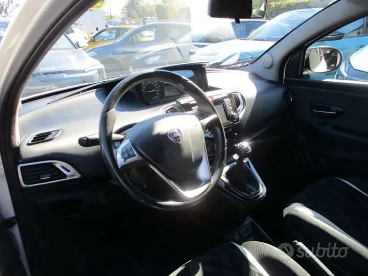 Lancia Ypsilon 2016 photo 5