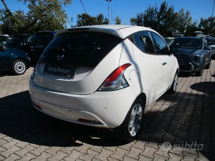 Lancia Ypsilon 2016 photo 4