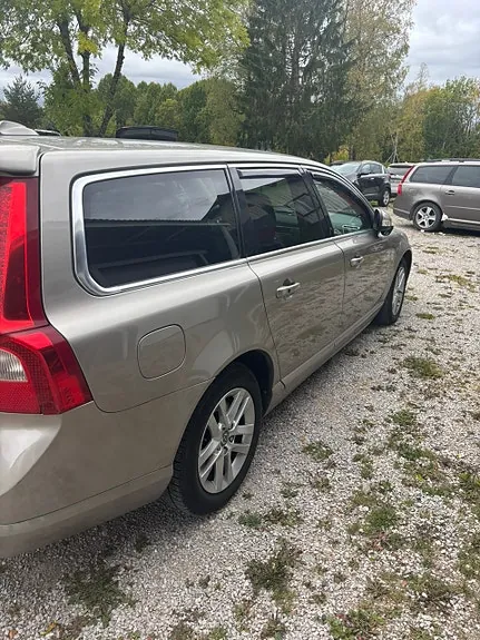 Volvo V70 2009 photo 2