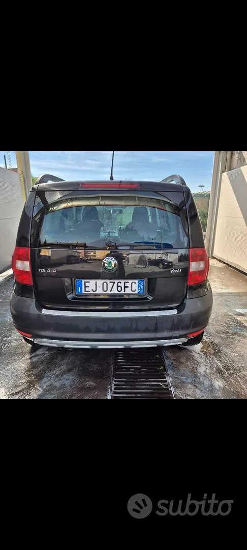 Skoda Yeti 2011 photo 2