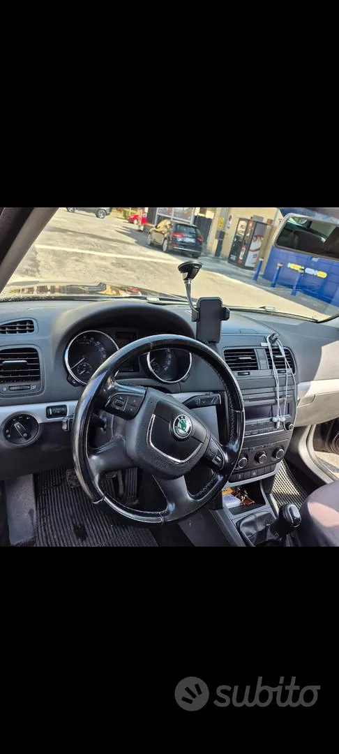 Skoda Yeti 2011 photo 4