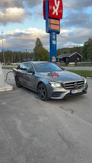 Mercedes-Benz E300 2019 photo 2