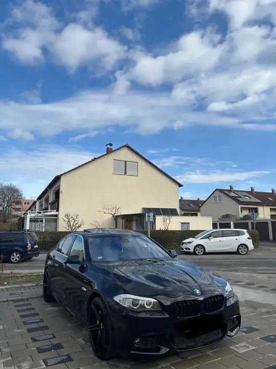 BMW 5 Series 2010 photo 2
