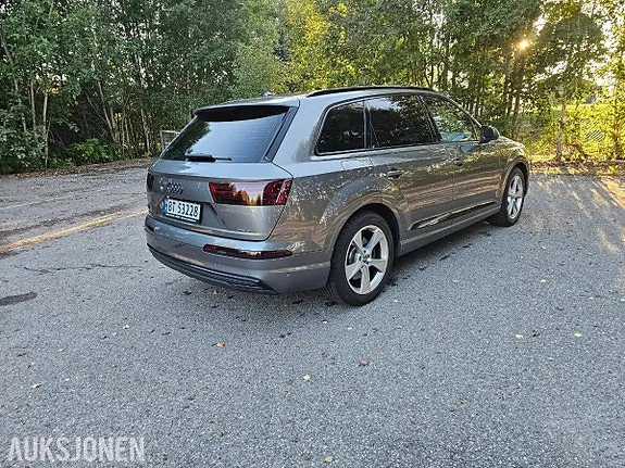 Audi Q7 2017 photo 3