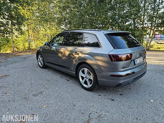 Audi Q7 2017 photo 4