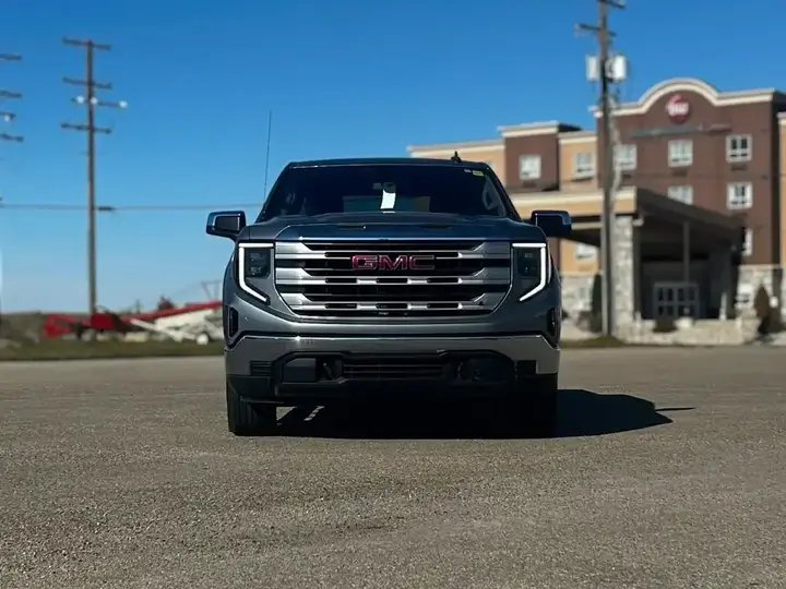 GMC Sierra 1500 2025 photo 2