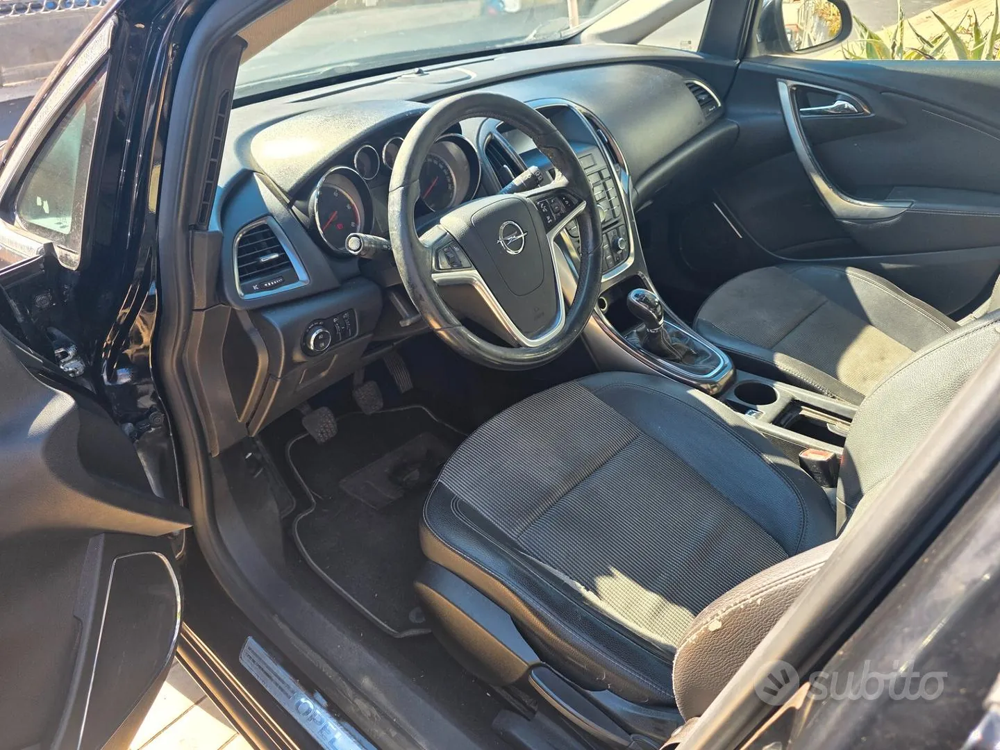Opel Astra 2011 photo 5
