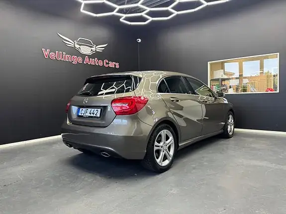 Mercedes-Benz A 180 2014 photo 4