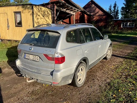 BMW X3 2010 photo 2