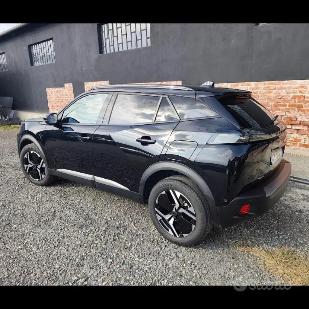 Peugeot 2008 2024 photo 3