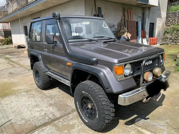 Toyota Land Cruiser 1990 photo 2