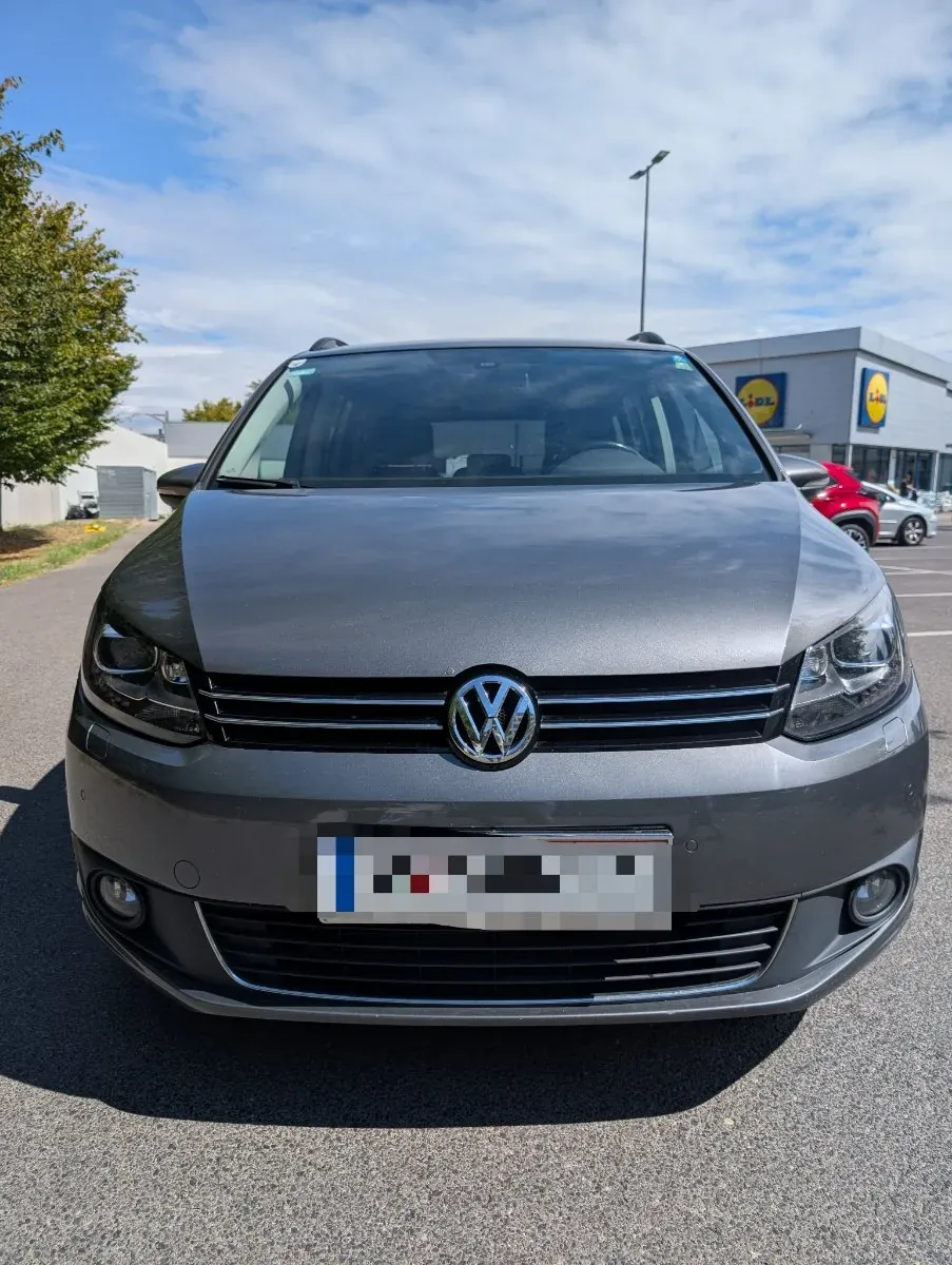 Volkswagen Touran 2015 photo 3