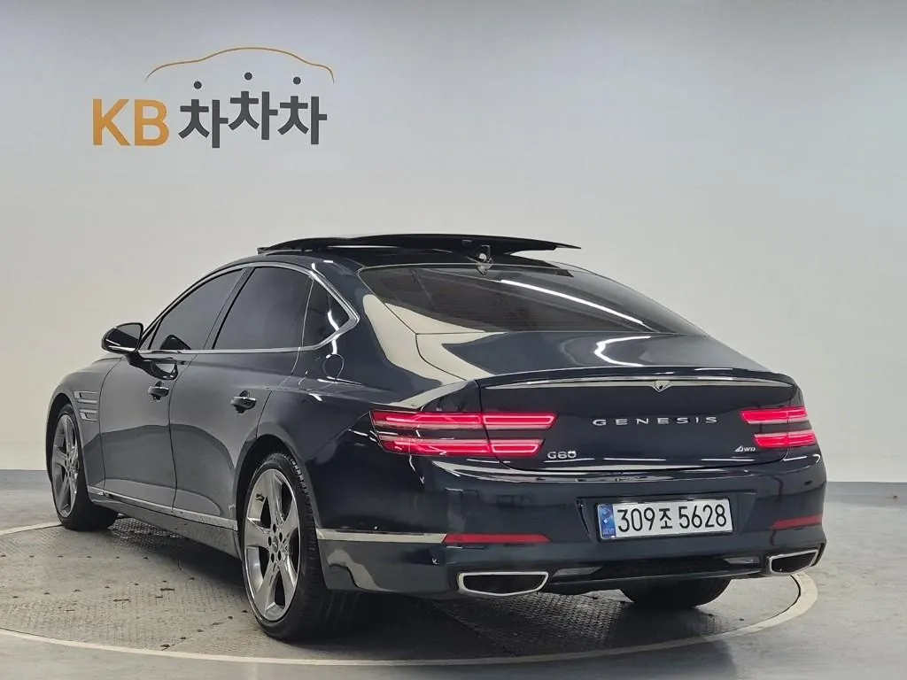 Genesis G80 2022 photo 2