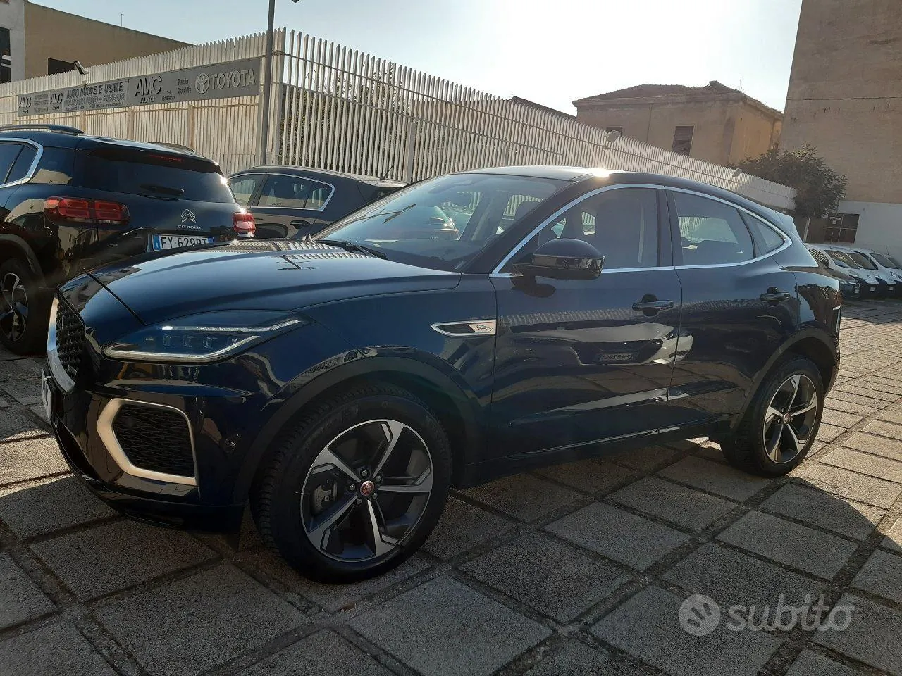 Jaguar E-Pace 2022 photo 2