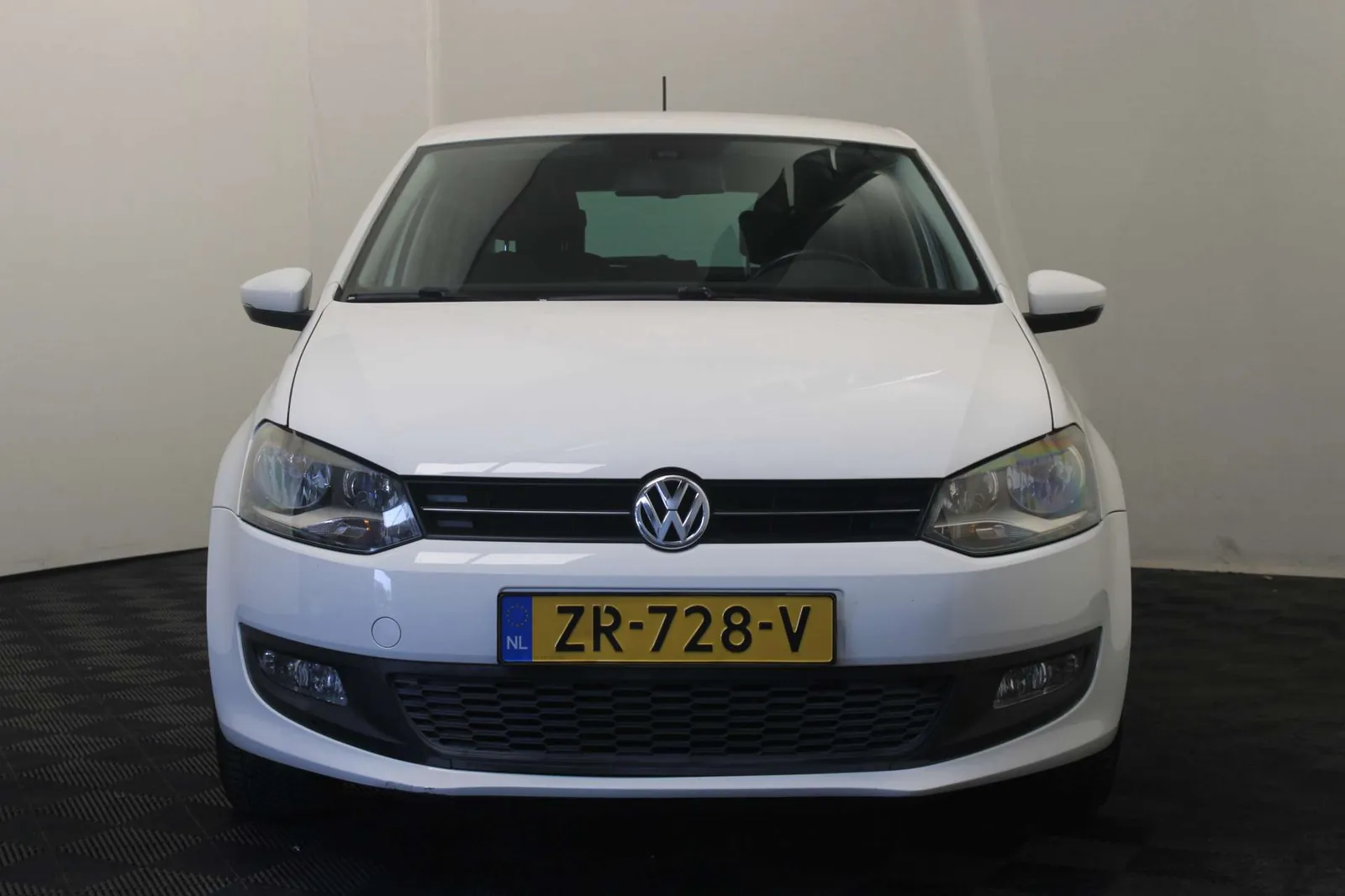 Volkswagen Polo 2010 photo 2