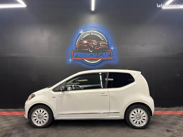 Volkswagen Up 2012 photo 4