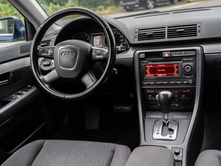 Audi A4 2007 photo 2
