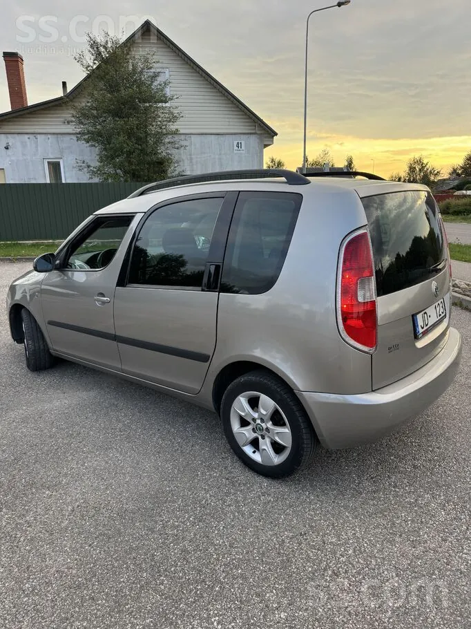Skoda Roomster 2008 photo 4