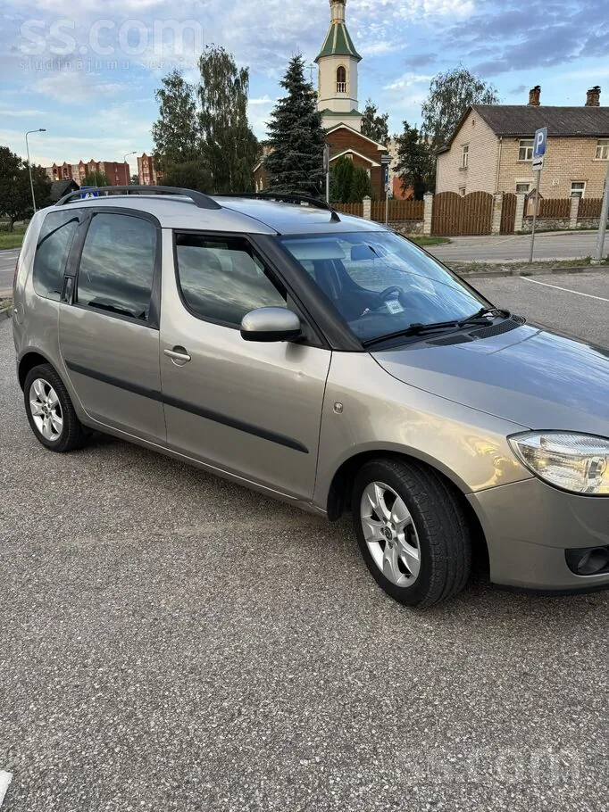 Skoda Roomster 2008 photo 2