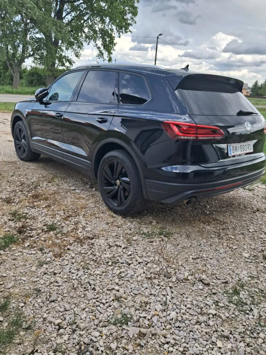 Volkswagen Touareg 2019 photo 2