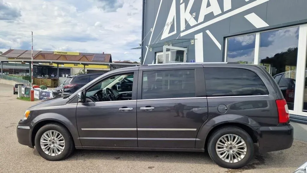 Chrysler Voyager 2015 photo 3