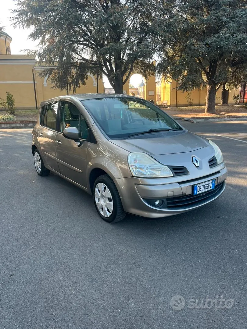 Renault Modus 2010 photo 2