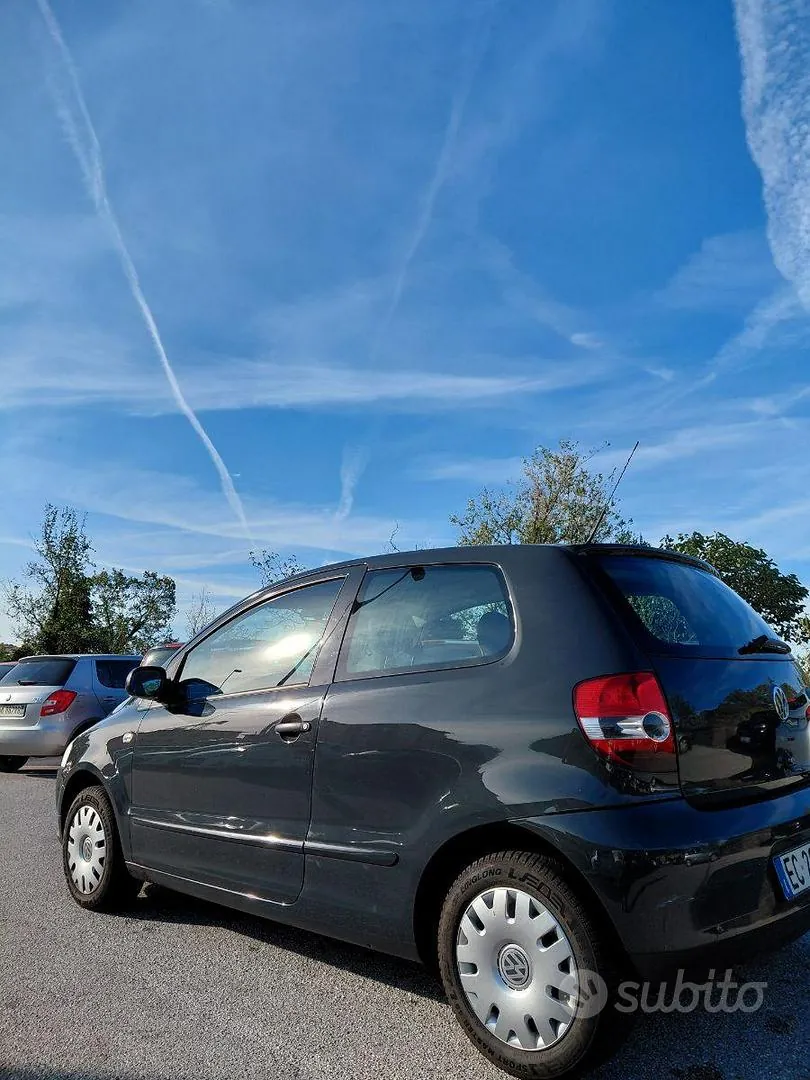 Volkswagen Fox 2011 photo 2