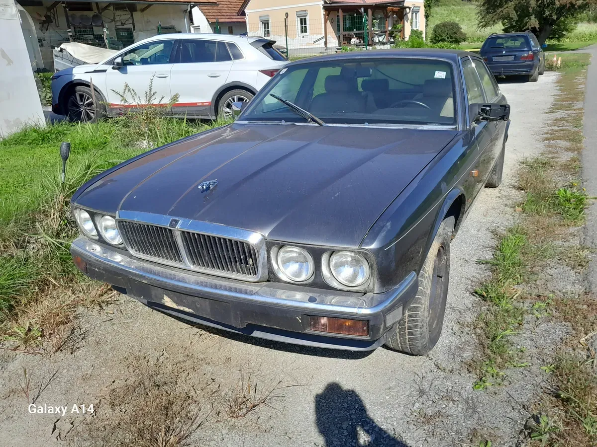 Jaguar Xj 1990 photo 3