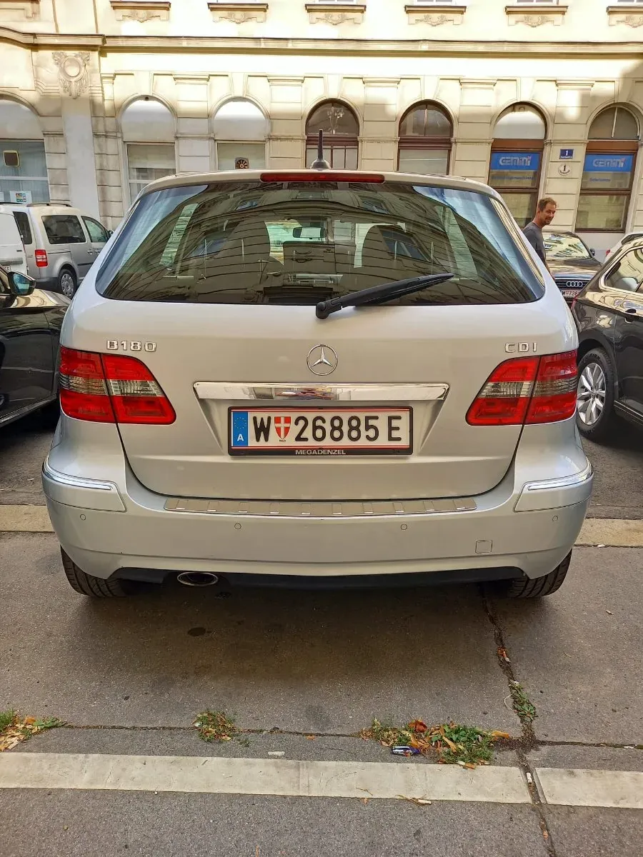 Mercedes-Benz B-Class 2011 photo 3
