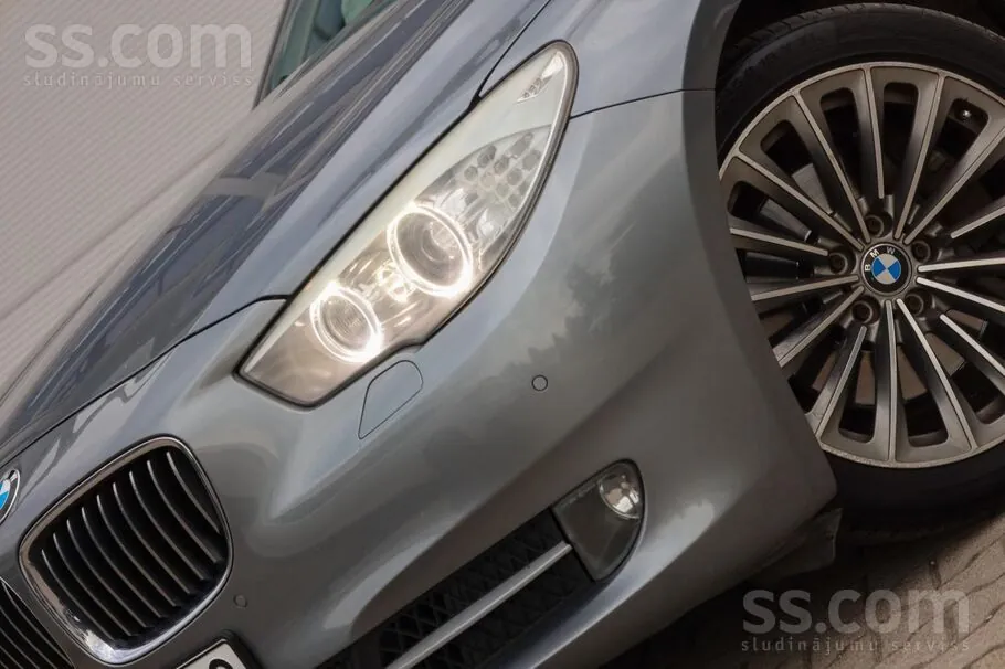 BMW 530 2009 photo 2