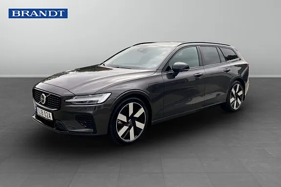 Volvo V60 2025 photo 2