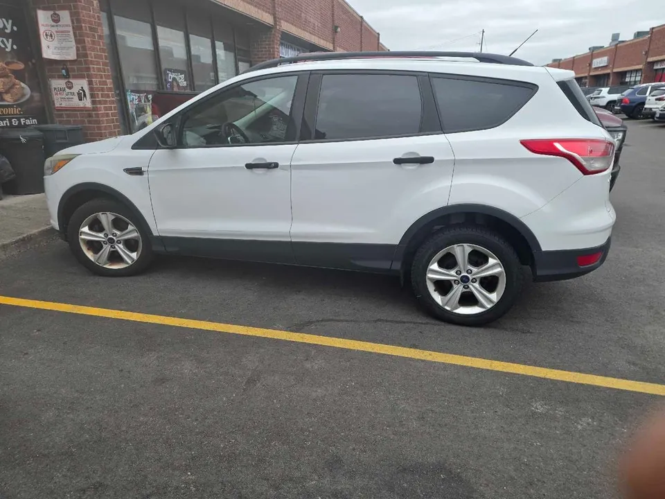 Ford Escape 2015 photo 2
