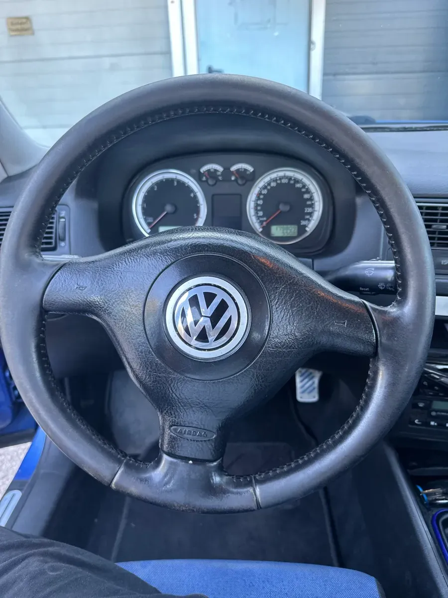 Volkswagen Golf 2002 photo 2