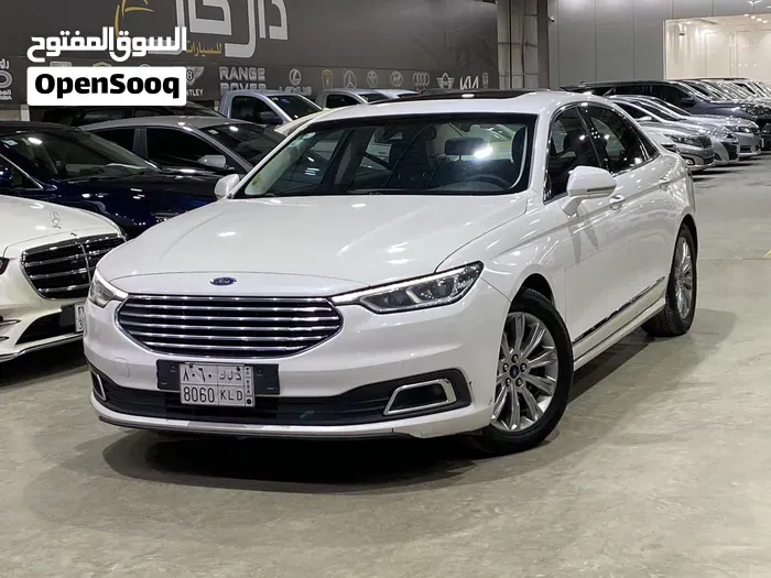 Ford Taurus 2020 photo 2