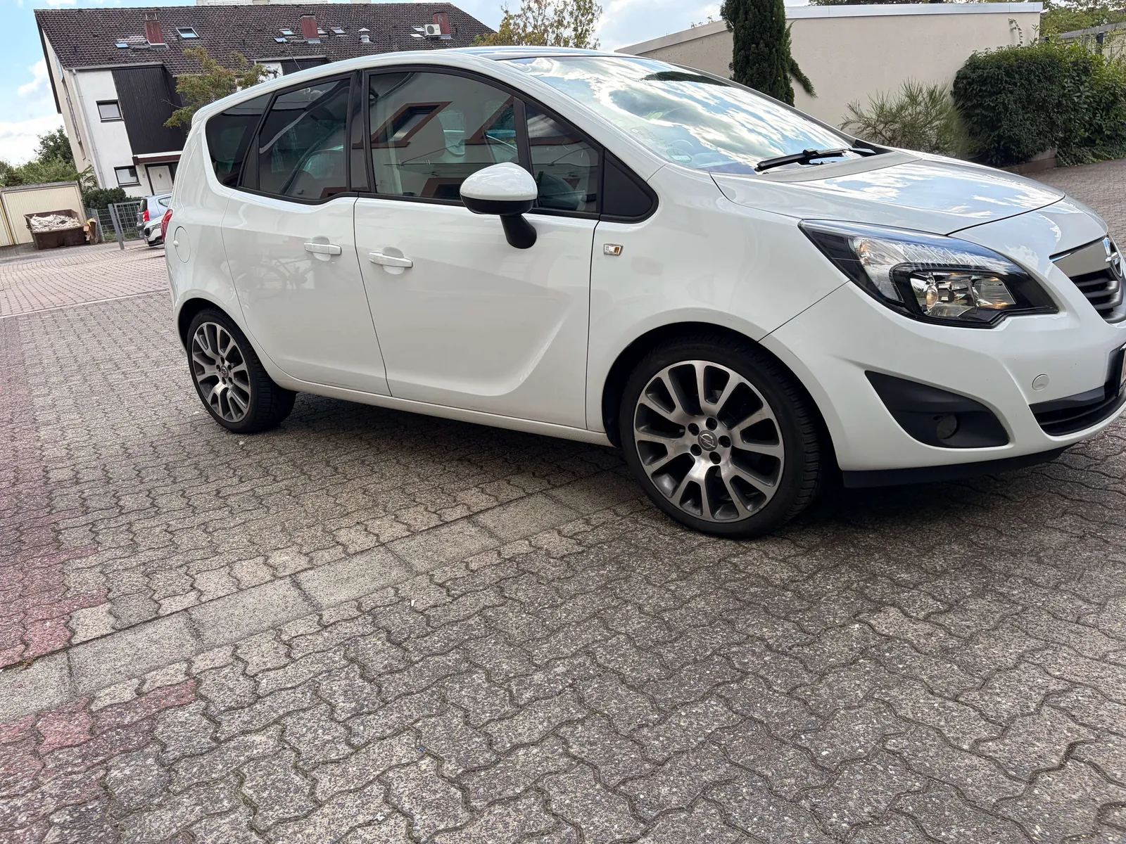 Opel Meriva 2011 photo 2