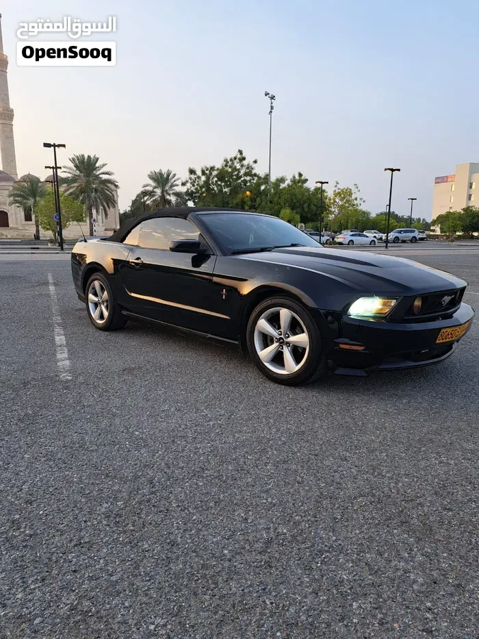 Ford Mustang 2011 photo 2