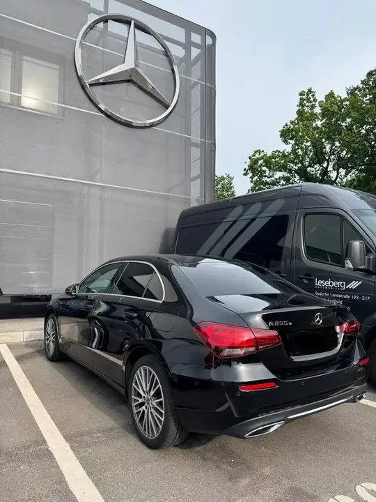 Mercedes-Benz A250E