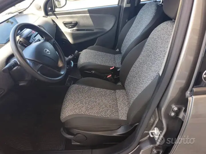 Lancia Ypsilon 2021 photo 4