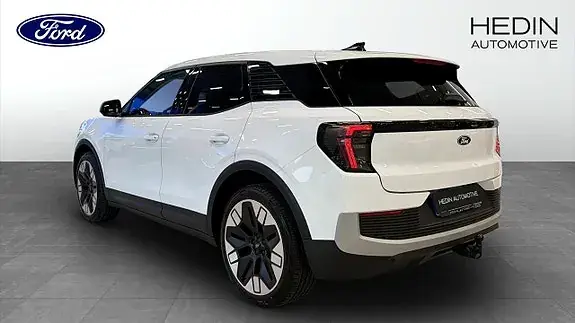 Ford Explorer 2026 photo 2