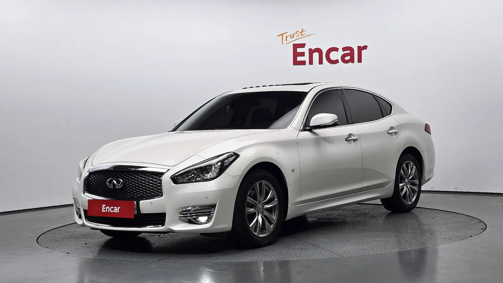Infiniti Q70