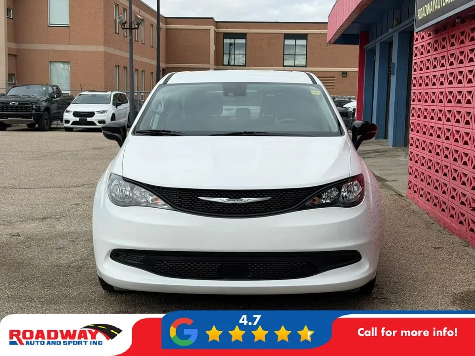 Chrysler Grand Caravan 2024 photo 2