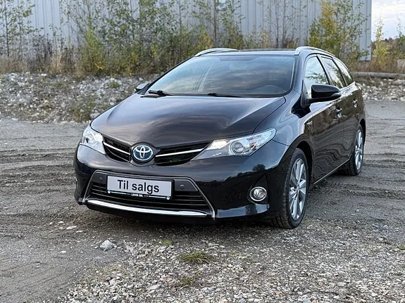 Toyota Auris 2013 photo 2